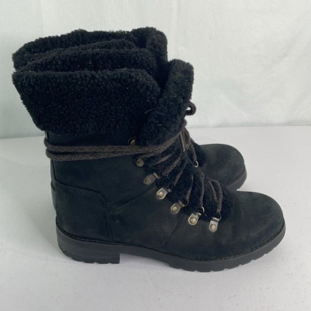 Ugg black sherpa lined hiking boots
